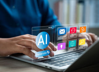 Principiante en criptomonedas explorando las bases de la operación automatizada mediante IA